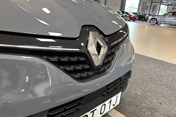 Renault Clio 18 of 20