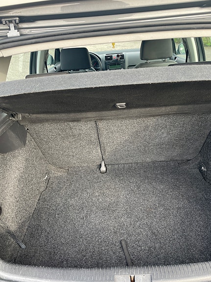 Volkswagen Golf V 8 of 11
