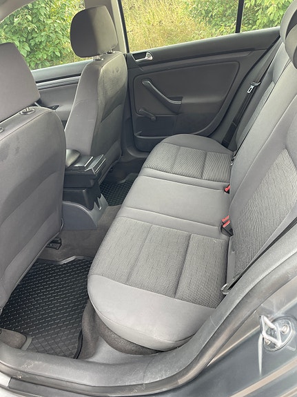 Volkswagen Golf V 7 of 11