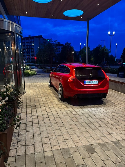 Volvo V60 4 of 7