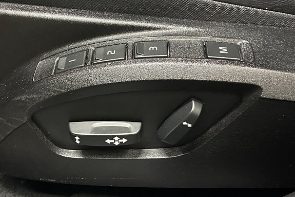 Volvo V40 Cross Country 24 of 26