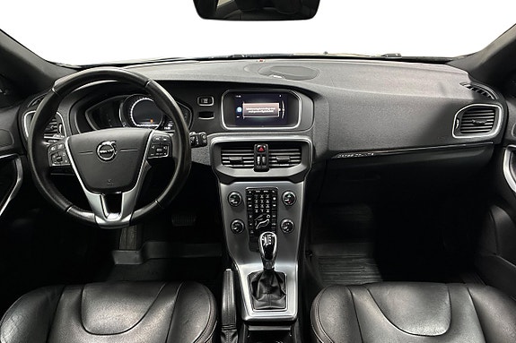 Volvo V40 Cross Country 12 of 26