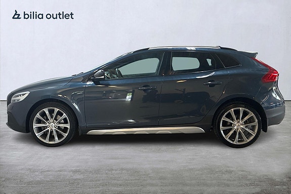 Volvo V40 Cross Country 9 of 26