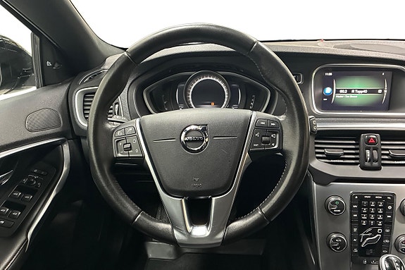 Volvo V40 Cross Country 16 of 26