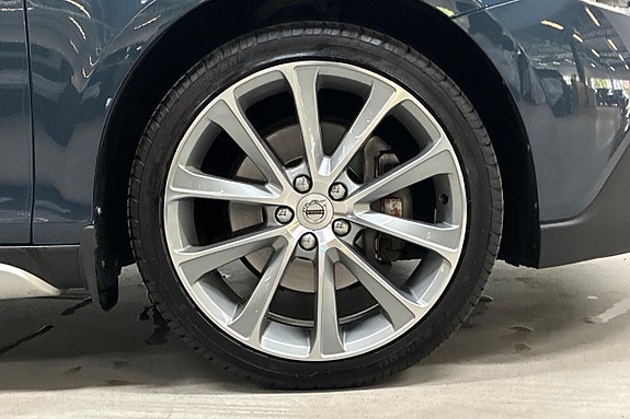 Volvo V40 Cross Country 11 of 26