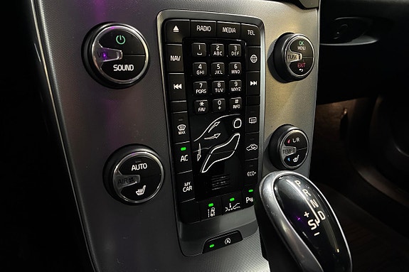 Volvo V40 Cross Country 23 of 26