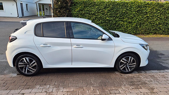 Peugeot 208 9 of 10