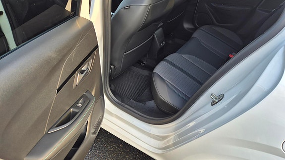 Peugeot 208 5 of 10