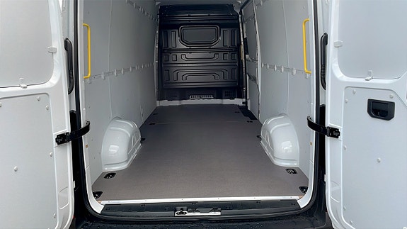 Volkswagen Crafter 8 of 15