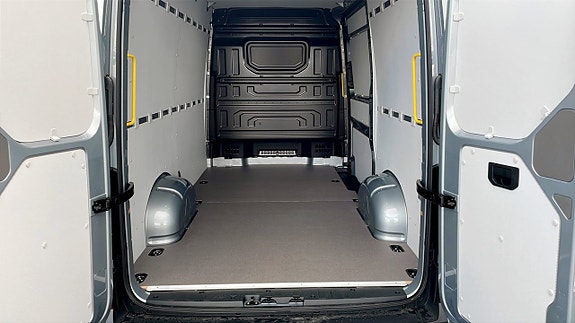 Volkswagen Crafter 14 of 15
