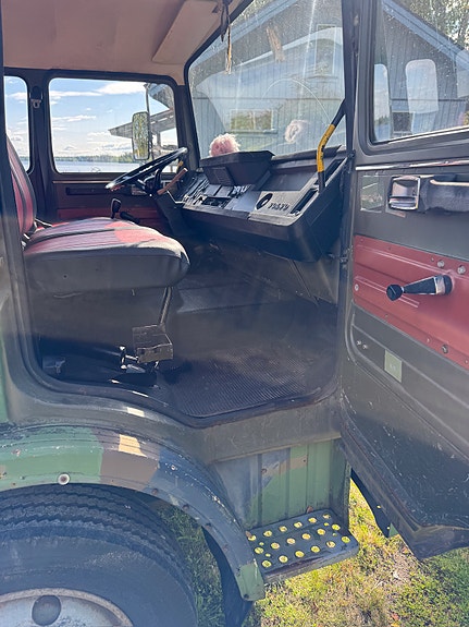 Volvo F611 2 of 5