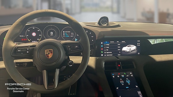 Porsche Taycan GTS 14 of 17
