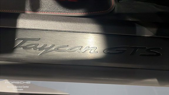 Porsche Taycan GTS 12 of 17