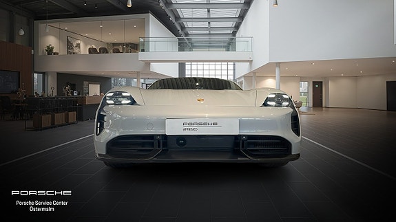 Porsche Taycan GTS 7 of 17