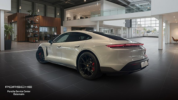 Porsche Taycan GTS 2 of 17