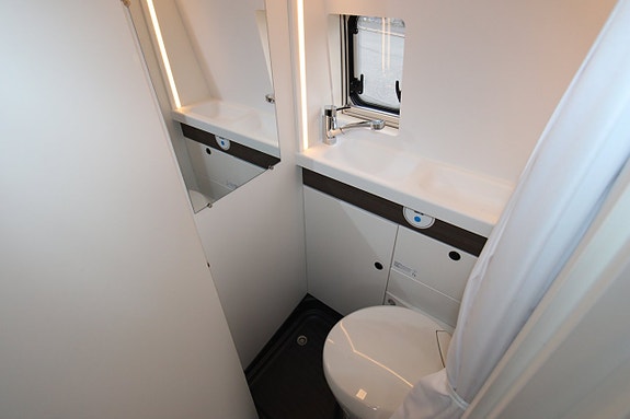 Knaus Vantourer 600 L Pop-Up hissbara långbäddar under 6 m hissbara långbäddar under 6 m 15 of 20