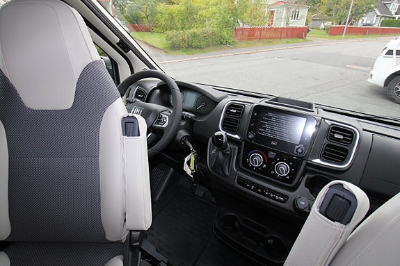 Knaus Vantourer 600 L Pop-Up hissbara långbäddar under 6 m hissbara långbäddar under 6 m 11 of 20