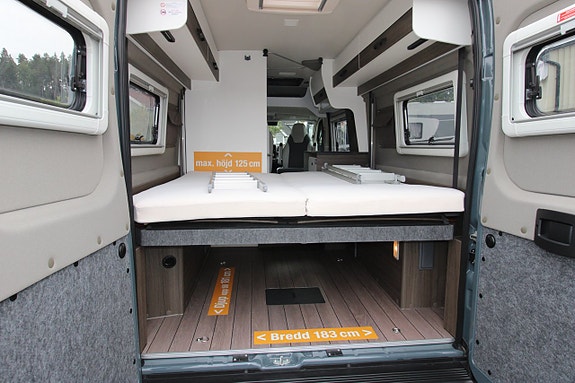 Knaus Vantourer 600 L Pop-Up hissbara långbäddar under 6 m hissbara långbäddar under 6 m 4 of 20