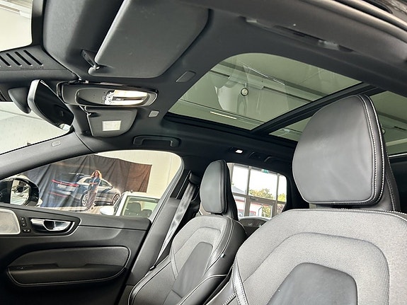 Volvo XC60 8 of 12