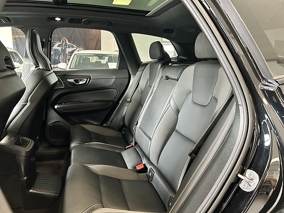 Volvo XC60 12 of 12