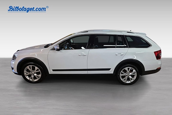 Skoda Octavia Scout 3 of 16