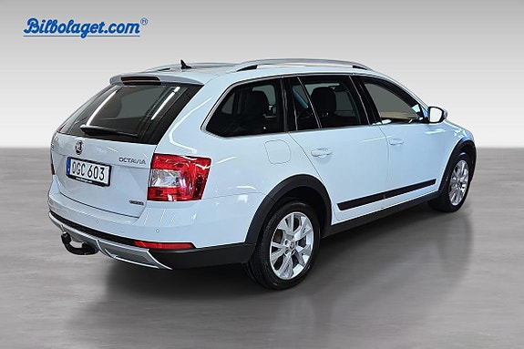 Skoda Octavia Scout 5 of 16