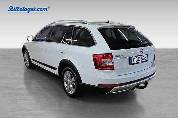 Skoda Octavia Scout 4 of 16
