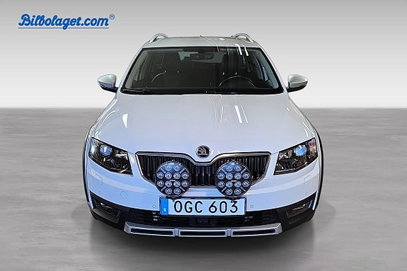 Skoda Octavia Scout 7 of 16