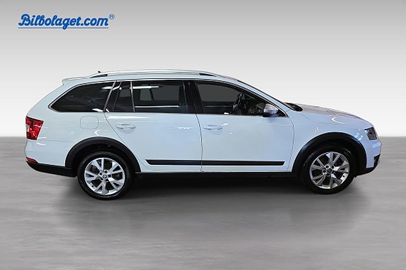 Skoda Octavia Scout 6 of 16