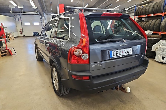 Volvo XC90 8 of 15