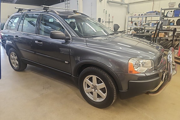 Volvo XC90 3 of 15