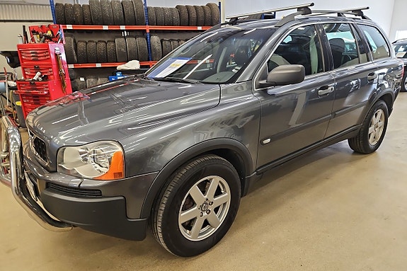 Volvo XC90 2 of 15