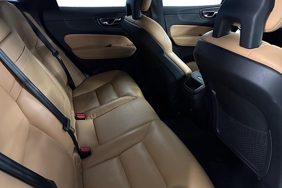 Volvo XC60 11 of 14