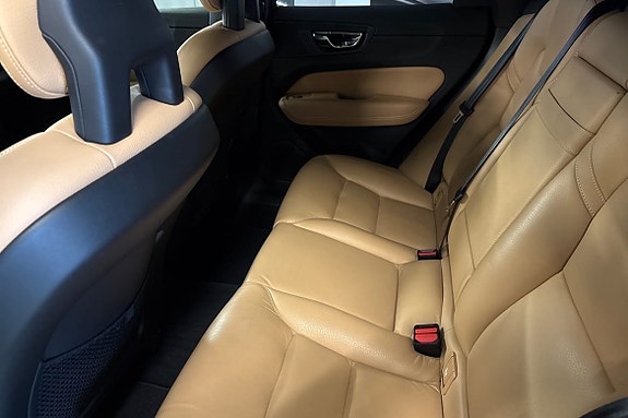 Volvo XC60 12 of 14