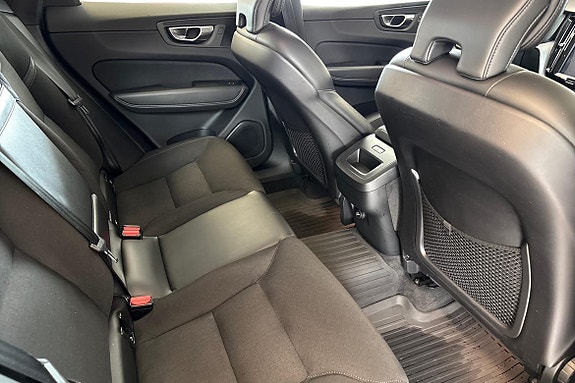 Volvo XC60 11 of 14