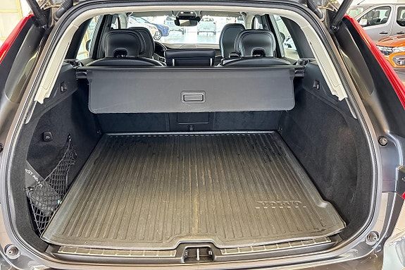 Volvo XC60 13 of 14
