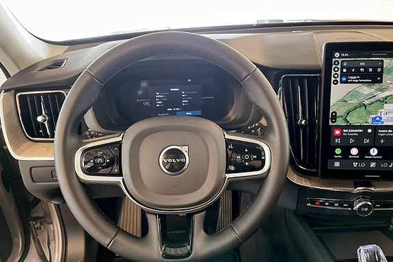 Volvo XC60 7 of 9