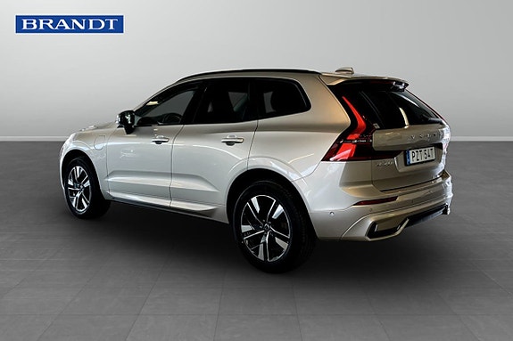 Volvo XC60 2 of 9