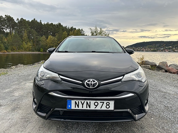 Toyota Avensis 8 of 16