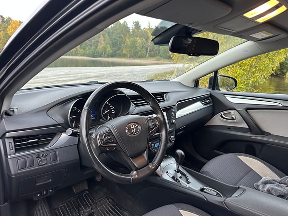 Toyota Avensis 9 of 16