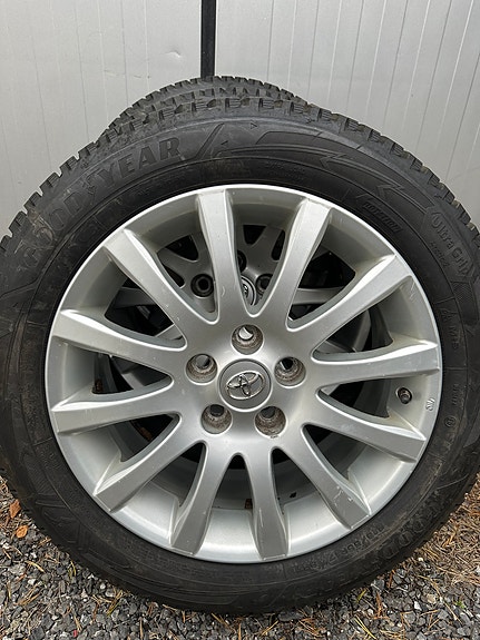 Toyota Avensis 14 of 16