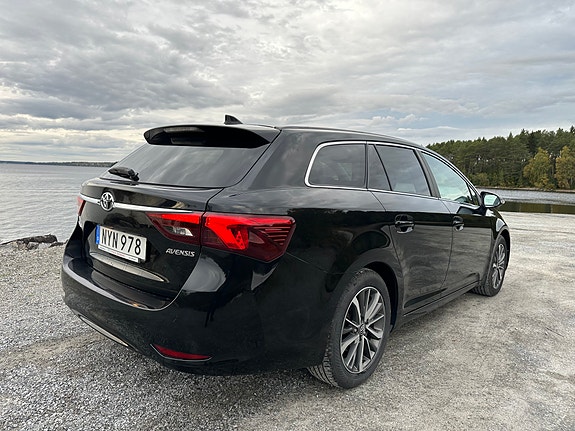 Toyota Avensis 5 of 16