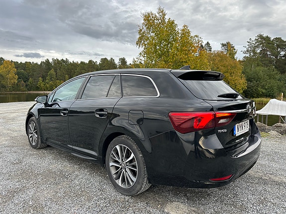 Toyota Avensis 3 of 16