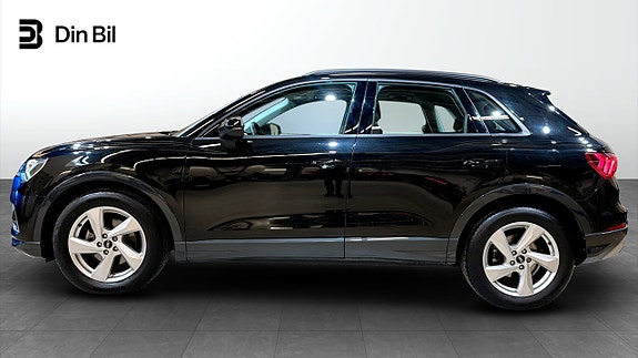 Audi Q3 2 of 20