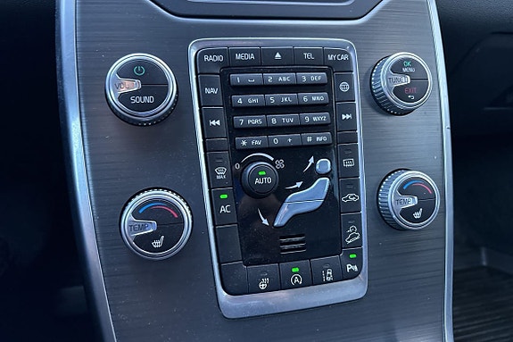 Volvo XC70 19 of 28