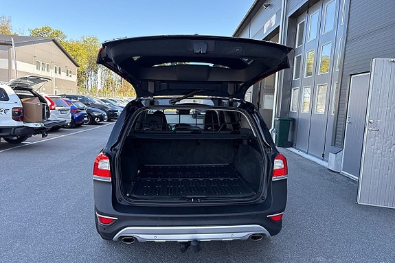 Volvo XC70 17 of 28