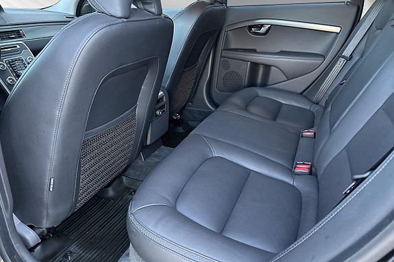 Volvo XC70 8 of 28