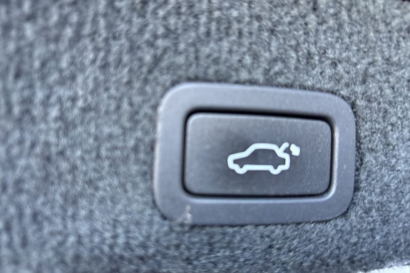 Volvo XC70 18 of 28