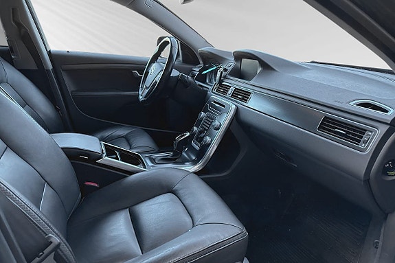 Volvo XC70 10 of 28