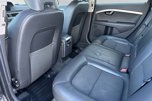 Volvo V70 8 of 23
